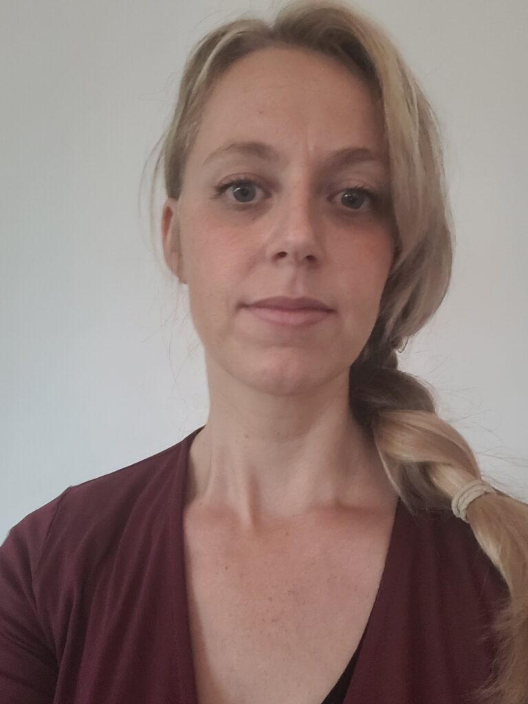 Gecertificeerde (yoga) docenten en coaches. Vind hier een docent/coach bij jou in de buurt.