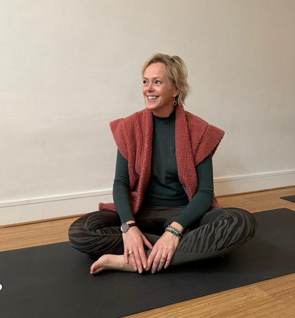 Gecertificeerde (yoga) docenten en coaches. Vind hier een docent/coach bij jou in de buurt.